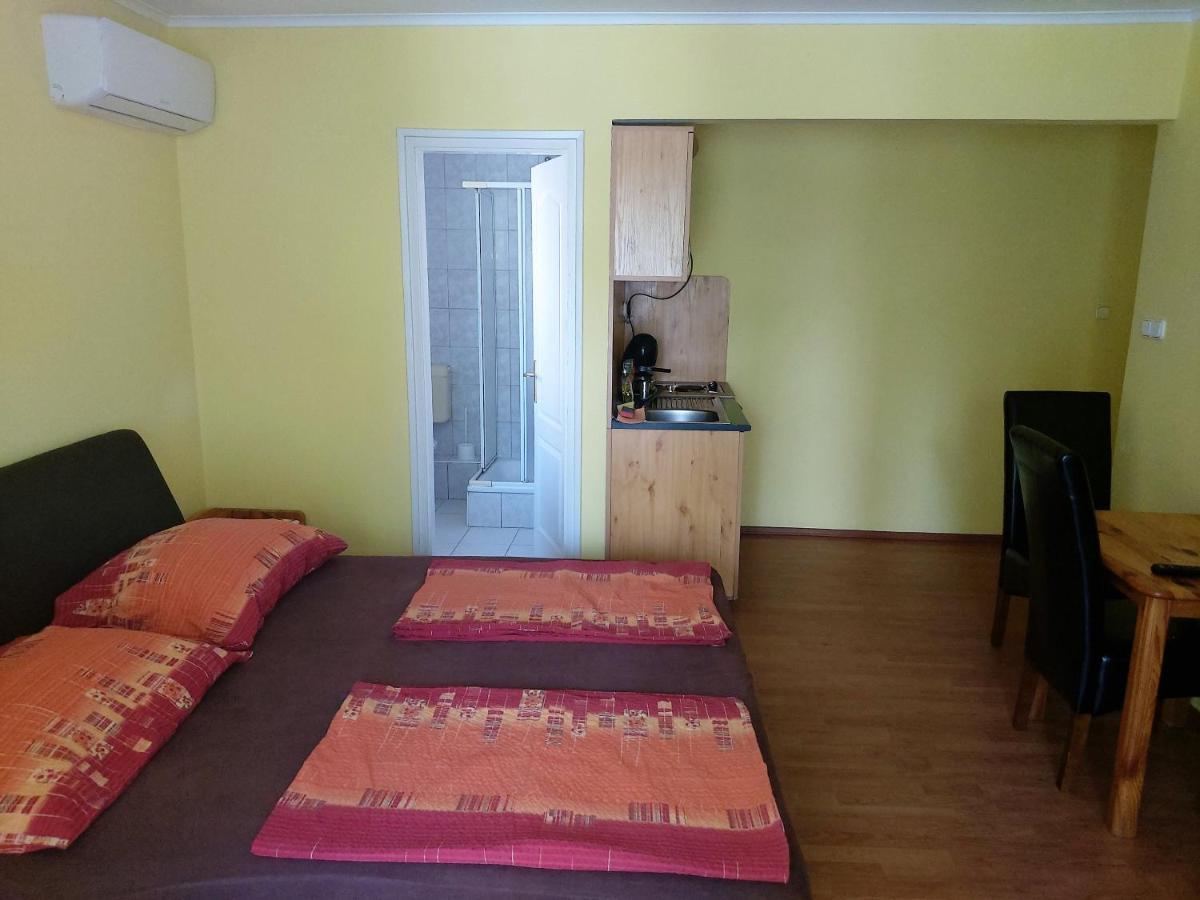 Ilona Apartmanhaz Siófok Exterior foto