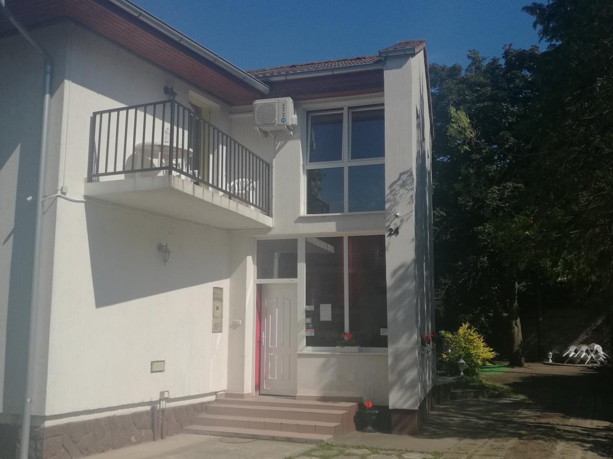 Ilona Apartmanhaz Siófok Exterior foto